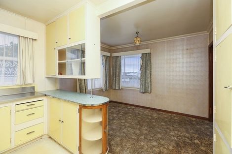 Photo of property in 28 Wallace Place, Westown, New Plymouth, 4310