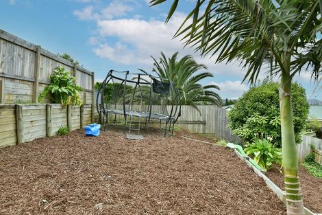 Photo of property in 6 Maori Hut Road, Red Beach, 0932