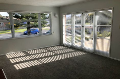 Photo of property in 22 Gossamer Drive, Pakuranga Heights, Auckland, 2010