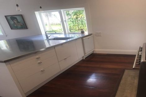 Photo of property in 28 Nikau Street, New Lynn, Auckland, 0600