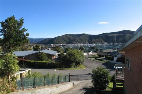 Photo of property in 5a Arthur Crescent, Waikawa, Picton, 7220