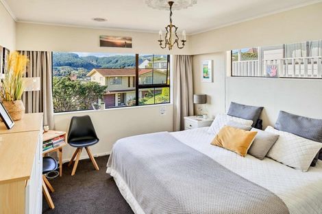 Photo of property in 16 Saint Aidans Way, Tawa, Wellington, 5028