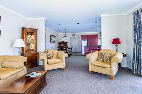 Photo of property in 1 Eric Batchelor Place, Waimate, 7924