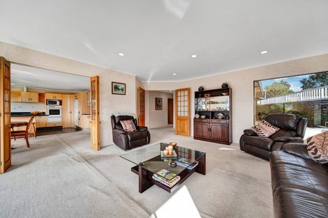 Photo of property in 10 Chatswood Grove, Fitzroy, New Plymouth, 4312