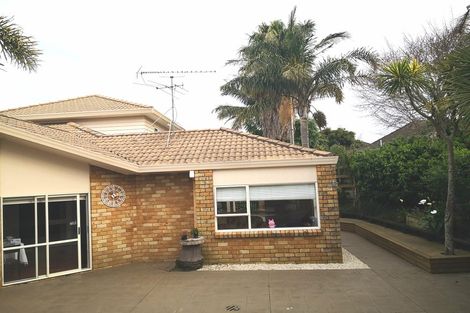 Photo of property in 12 Pajaro Place, Golflands, Auckland, 2013