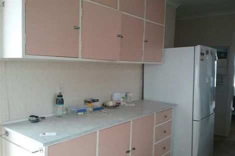 Photo of property in 34 Queenwood Road, Levin, 5510