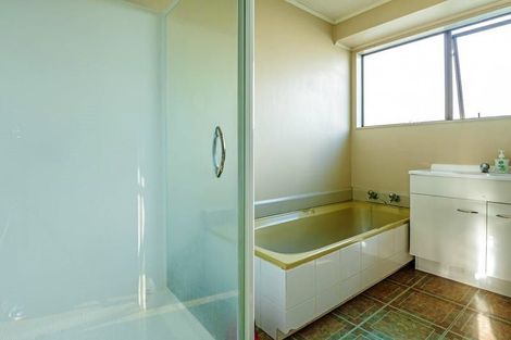 Photo of property in 9 Colonial Place, Kelvin Grove, Palmerston North, 4414