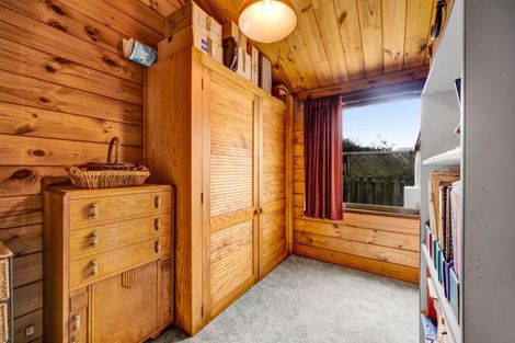 Photo of property in 16 Heaphy Road, Opunake, 4616
