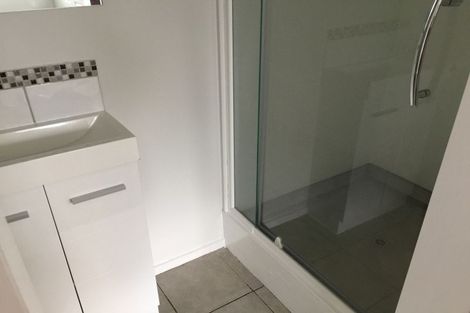 Photo of property in 2/2 Applewood Drive, Henderson, Auckland, 0612