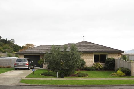 Photo of property in 16 Tararua Street, Paraparaumu, 5032