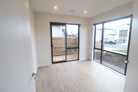 Photo of property in 16 Thomas Rielly Avenue, Hobsonville, Auckland, 0616