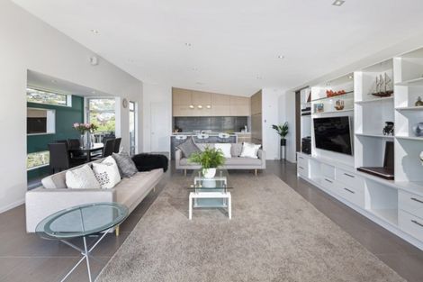 Photo of property in 101 Mount Pleasant Road, Mount Pleasant, Christchurch, 8081