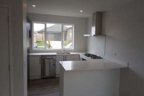 Photo of property in 16 Perla Road, Pukekohe, 2120