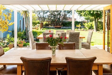 Photo of property in 23 Rangihiroa Street, Waikanae Beach, Waikanae, 5036