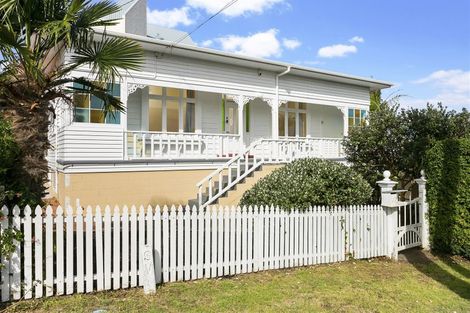 Photo of property in 17 The Terrace, Takapuna, Auckland, 0622