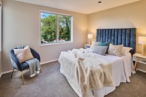 Photo of property in 21 Arahiwi Grove, Tirohanga, Lower Hutt, 5010