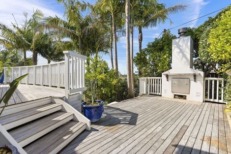 Photo of property in 46 Waterview Road, Stanley Point, Auckland, 0624