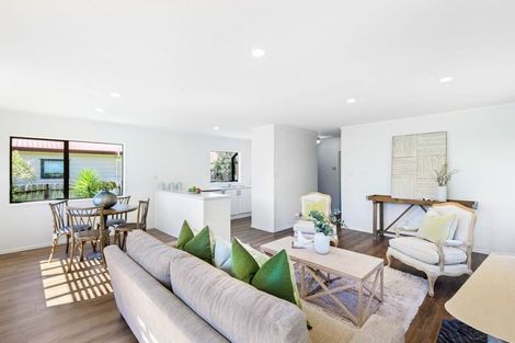 Photo of property in 45 Darren Crescent, Half Moon Bay, Auckland, 2012