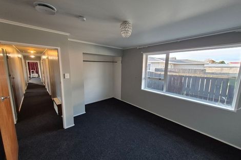 Photo of property in 22 Motuoapa Place, Kelvin Grove, Palmerston North, 4414