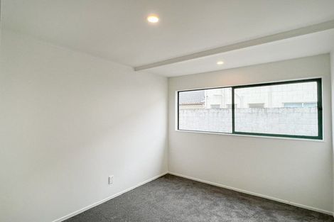 Photo of property in 26 Taharoto Road, Takapuna, Auckland, 0622