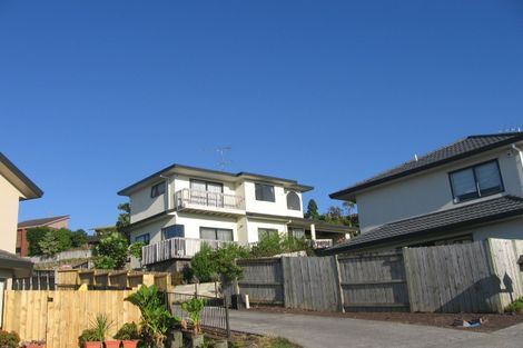 Photo of property in 1/11 Mossop Rise, Glenfield, Auckland, 0629