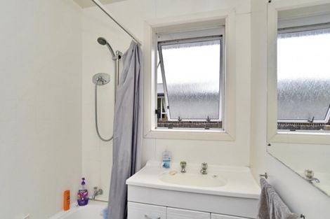 Photo of property in 8 Westmont Street, Ilam, Christchurch, 8041