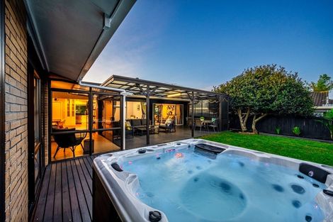 Photo of property in 5 Belmere Rise, Farm Cove, Auckland, 2012