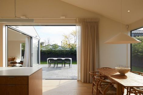 Photo of property in 17 Gosset Street, St Albans, Christchurch, 8014