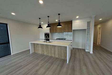 Photo of property in 17 Makenu Crescent, Wainui, 0992