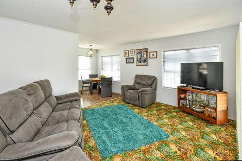 Photo of property in 28 Mcquarrie Avenue, Wattle Downs, Auckland, 2103