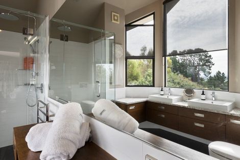 Photo of property in 70 Waicola Drive, Fitzherbert, Palmerston North, 4471