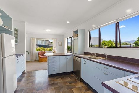 Photo of property in 104 Tutere Street, Waikanae Beach, Waikanae, 5036