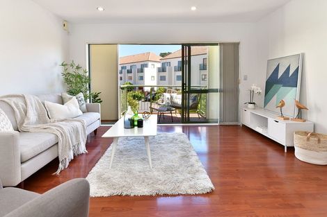 Photo of property in 40 Waterside Crescent, Gulf Harbour, Whangaparaoa, 0930