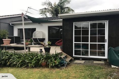 Photo of property in 2/25 Birchfield Road, Hauraki, Auckland, 0622