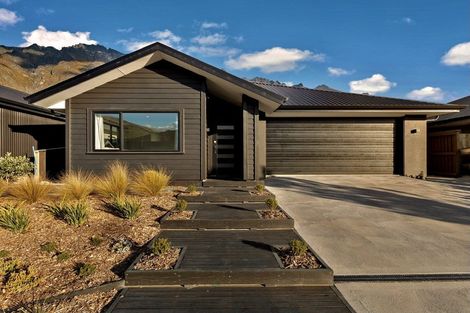 Photo of property in 13 Howden Drive, Jacks Point, 9371