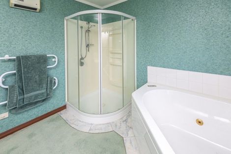 Photo of property in 10 Saint Helens Place, Tawhero, Whanganui, 4501