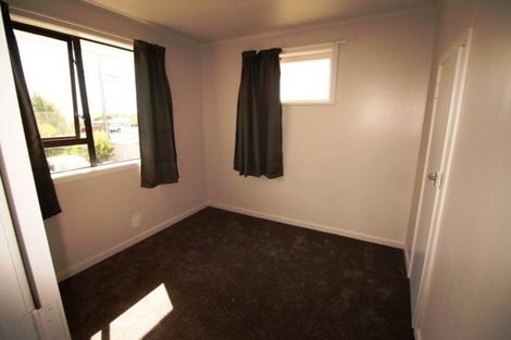 Photo of property in 42 Roberts Road, Te Atatu South, Auckland, 0610