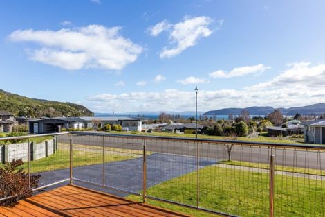 Photo of property in 6 Kestrel Lane, Kinloch, Taupo, 3377