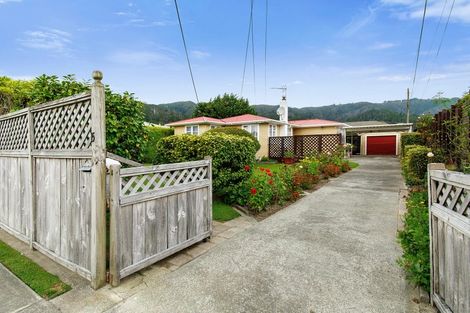 Photo of property in 15 Chittick Street, Stokes Valley, Lower Hutt, 5019