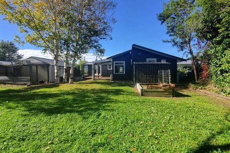 Photo of property in 8 Kempton Street, Greytown, 5712