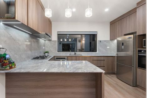 Photo of property in 137 Keri Vista Rise, Papakura, 2110
