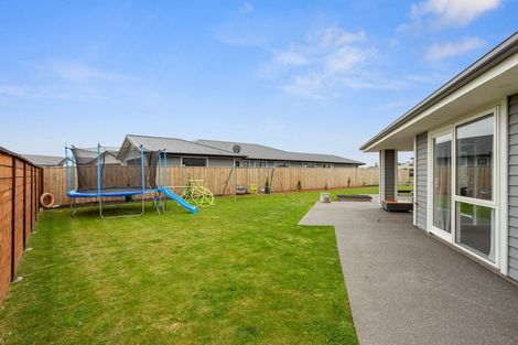 Photo of property in 35 Koura Drive, Rangiora, 7400