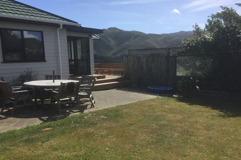 Photo of property in 7 Irwell Street, Island Bay, Wellington, 6023