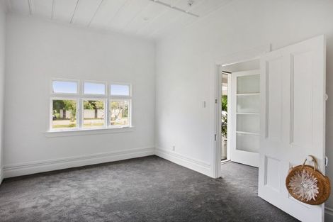 Photo of property in 104 Iranui Road, Inner Kaiti, Gisborne, 4010