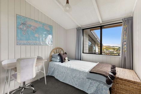 Photo of property in 6 Crownhill Street, Spotswood, New Plymouth, 4310