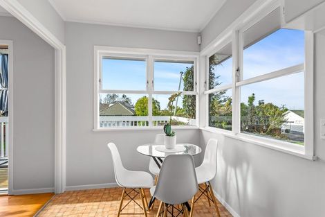 Photo of property in 63 Divich Avenue, Te Atatu South, Auckland, 0610