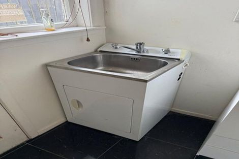 Photo of property in 2/18 Tahi Terrace, Glen Eden, Auckland, 0602