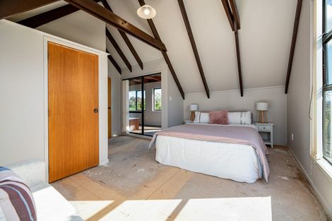 Photo of property in 2/84a Avonleigh Road, Green Bay, Auckland, 0604