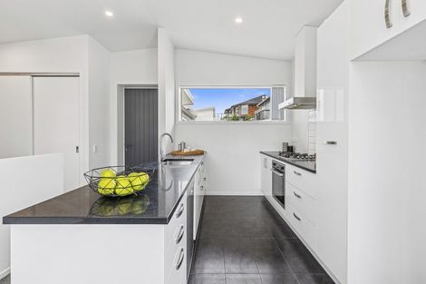 Photo of property in 22d Mandalay Terrace, Khandallah, Wellington, 6035