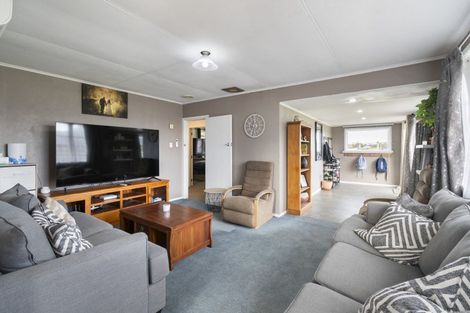 Photo of property in 35 Flower Street, Bulls, 4818